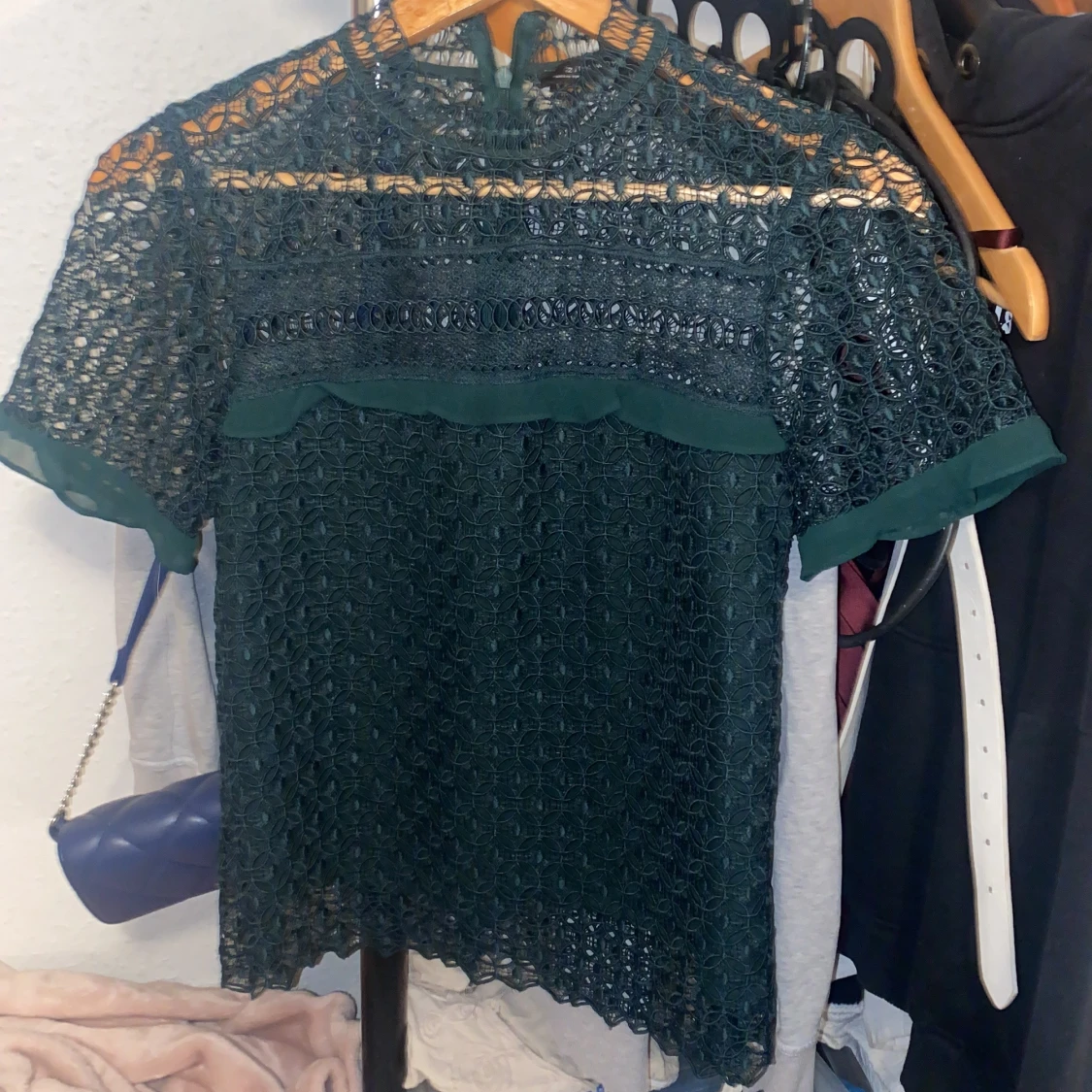 Mörkgrön spetsblus från Zara Woman