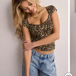 Leopardmönstrad topp från Nelly -  snygg leopardmönstrad topp från Nelly🐆. Använd två gånger, skriv vid funderingar 🥰
