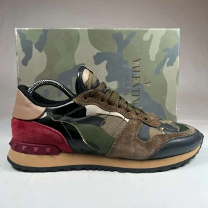 Valentino Rockrunner - Stilrena och unika skor från valentino. Kontakta vid intresse. 