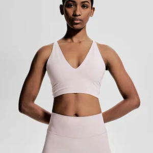 Sport-bh från hm soft move - Säljer denna Sport-bh från hm soft move💗 helt slutsåld och populär färg! Så skönt material! Ej använd med lappen kvar