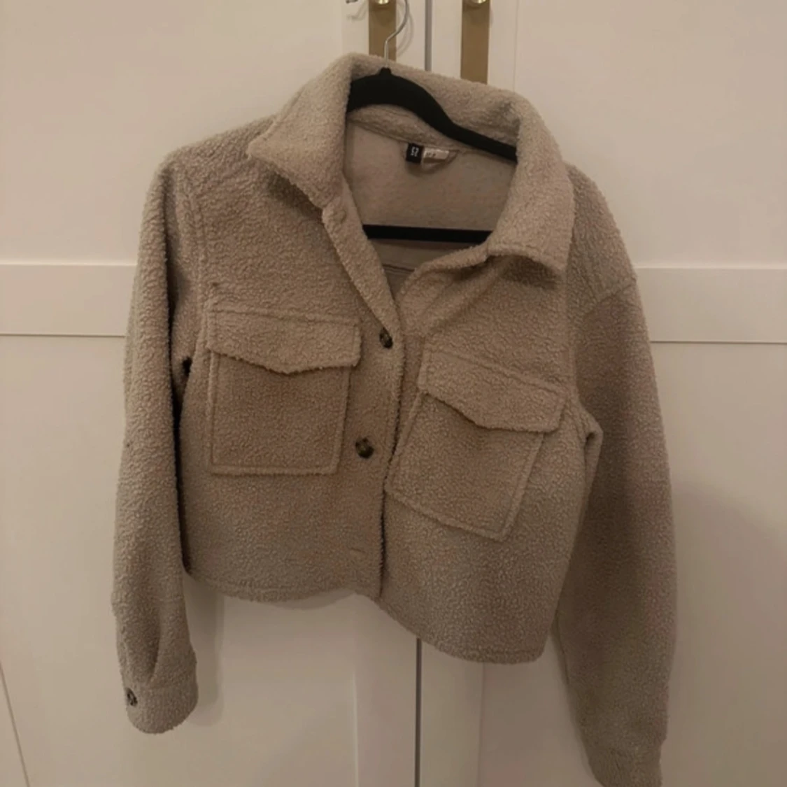 Beige teddyjacka från H&M
