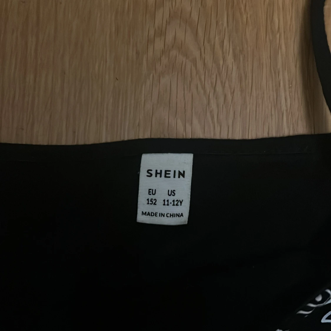 Svart bandana-mönstrad topp från Shein - 3