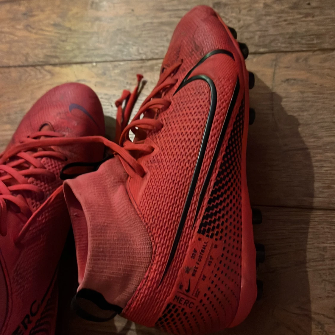 Röda mercurials - 2