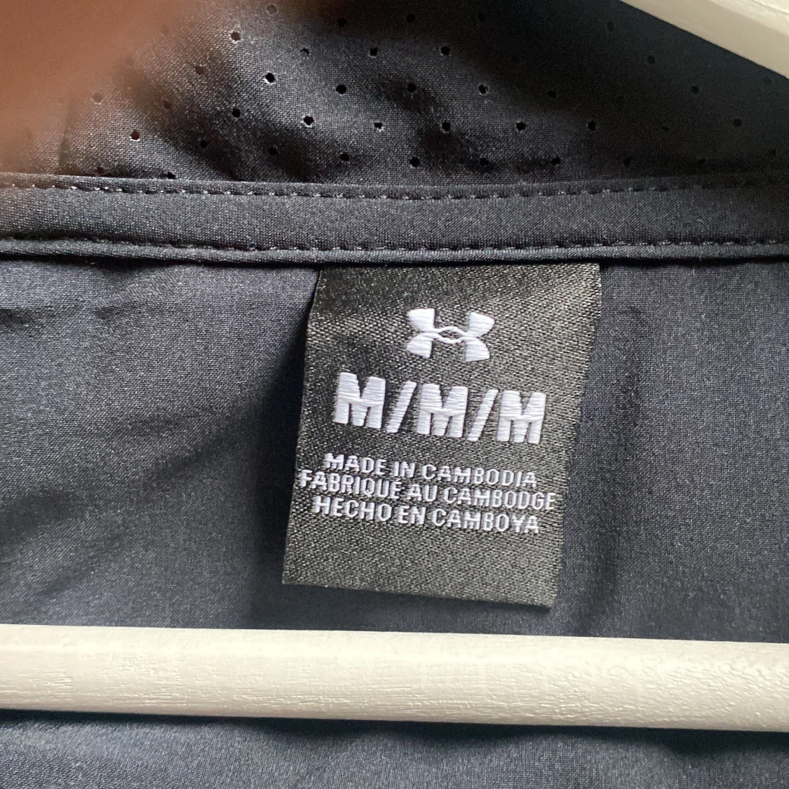 Svart träningsjacka från Under Armour - 3