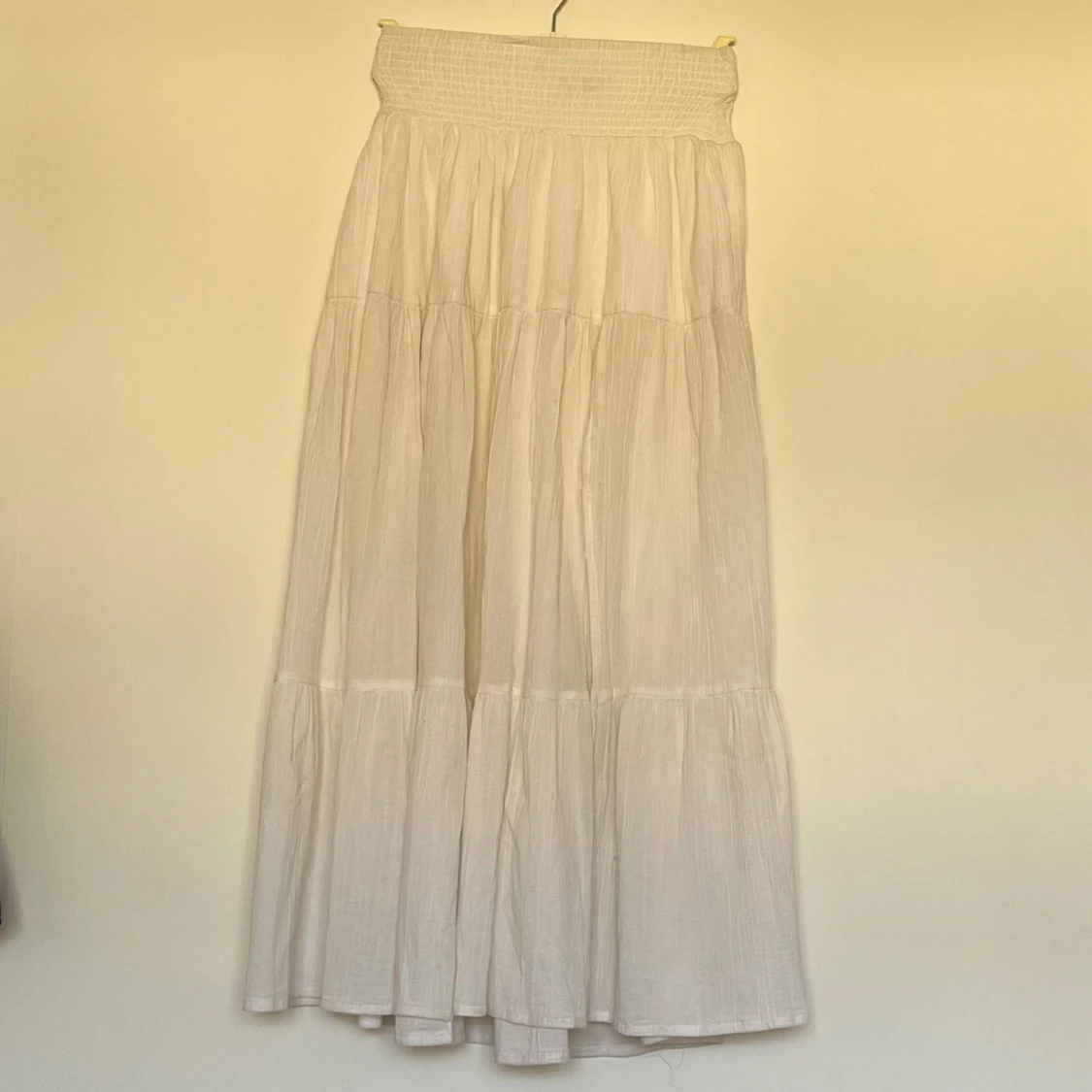 Vit långkjol med slits