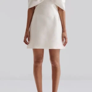 By Malina - By Malina klänning perfekt till student eller speciella tillfällen💗Storlek S💗Jättebra skick💗