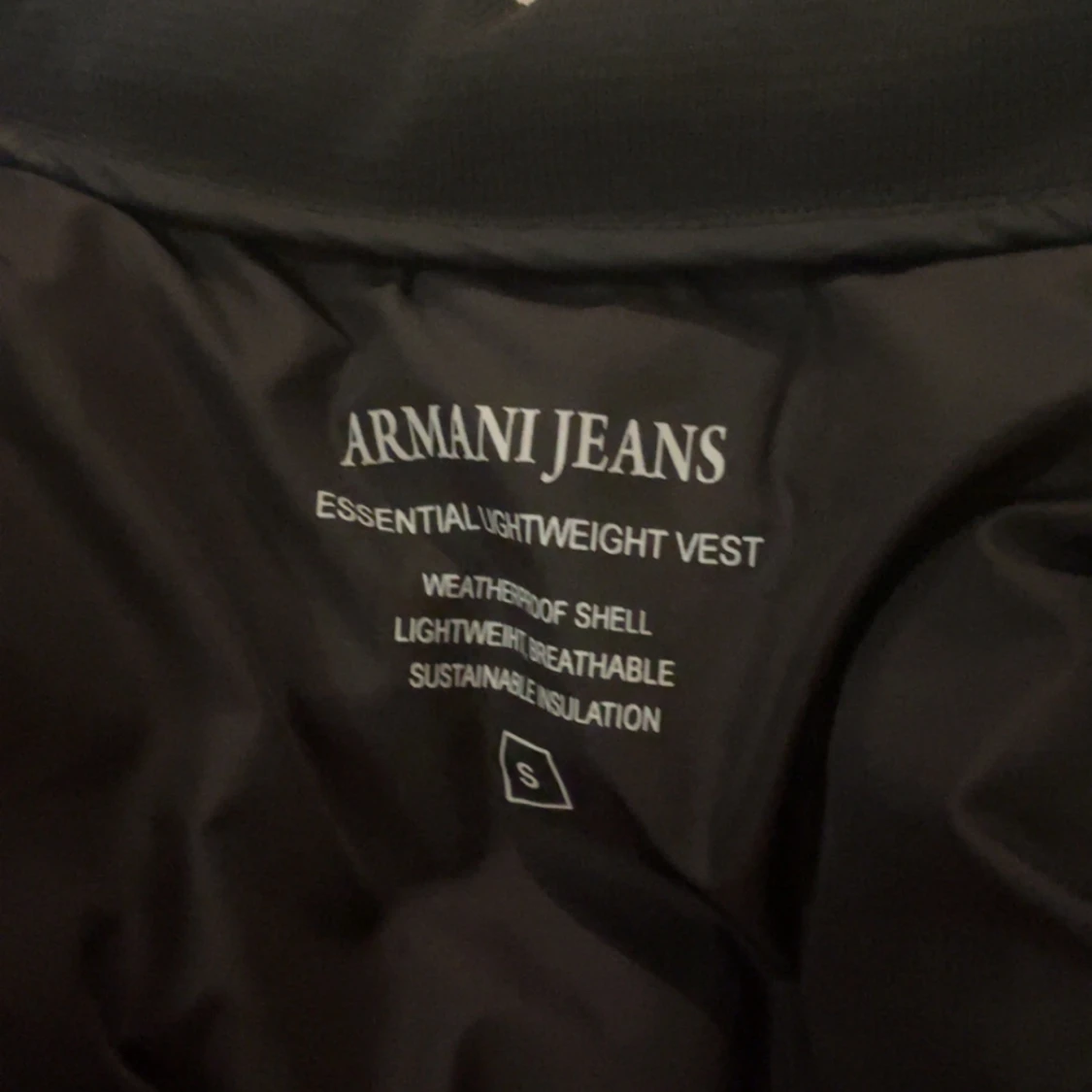 Svart dunväst från Armani Jeans - 2