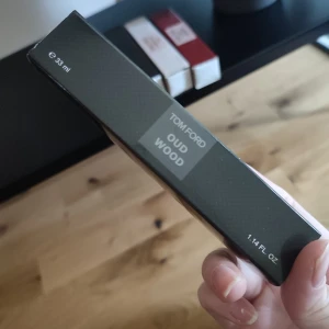 Tom Ford Oud Wood tester - Tom Ford Oud Wood parfym i tester flaska på 33ml. Helt ny i sin förpackning. 