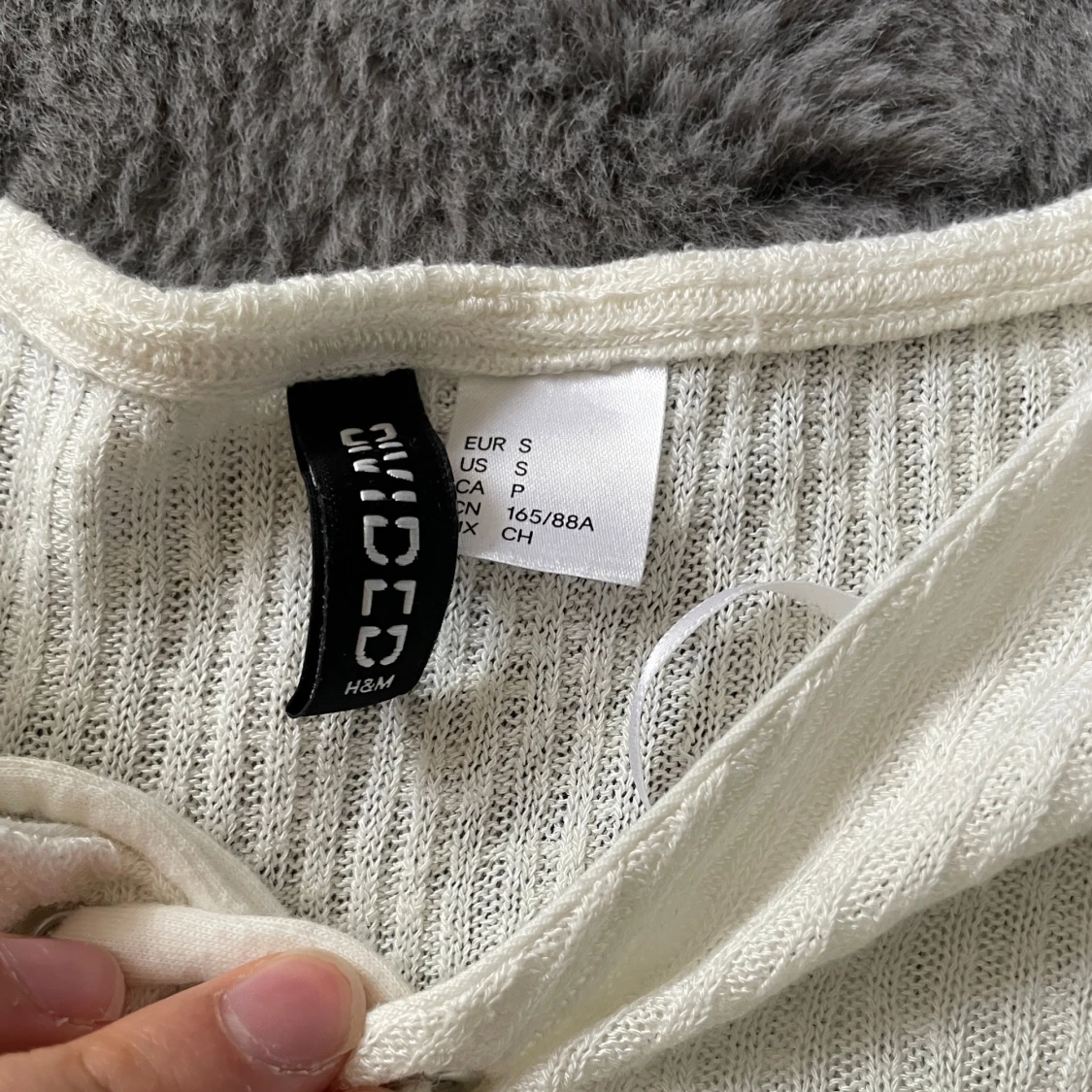 Vit ribbad tröja med snörning från H&M - 2