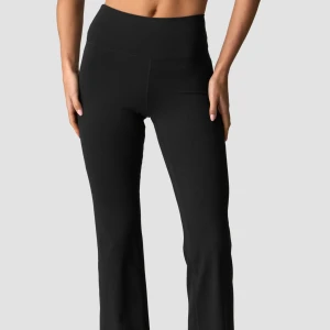 ICANIWILL Nible Flare - Svarta träningstights med bootcut-modell och hög midja från ICANIWILL. De passar perfekt för mig som är 160cm. I fint skick inga hål eller noppriga