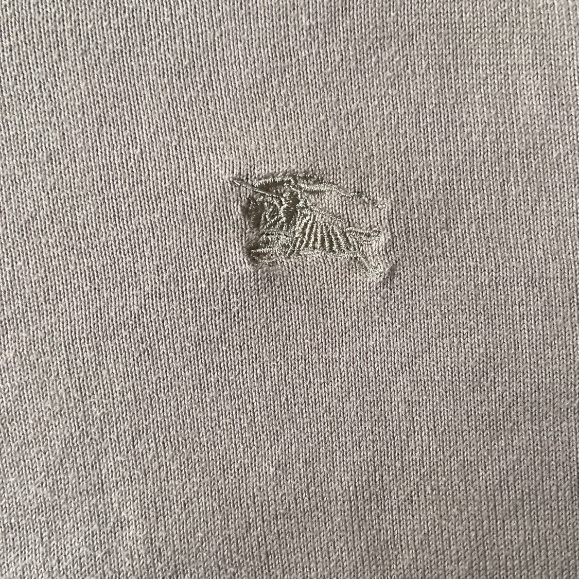 Beige tröja från Burberry med rutiga detaljer - 2