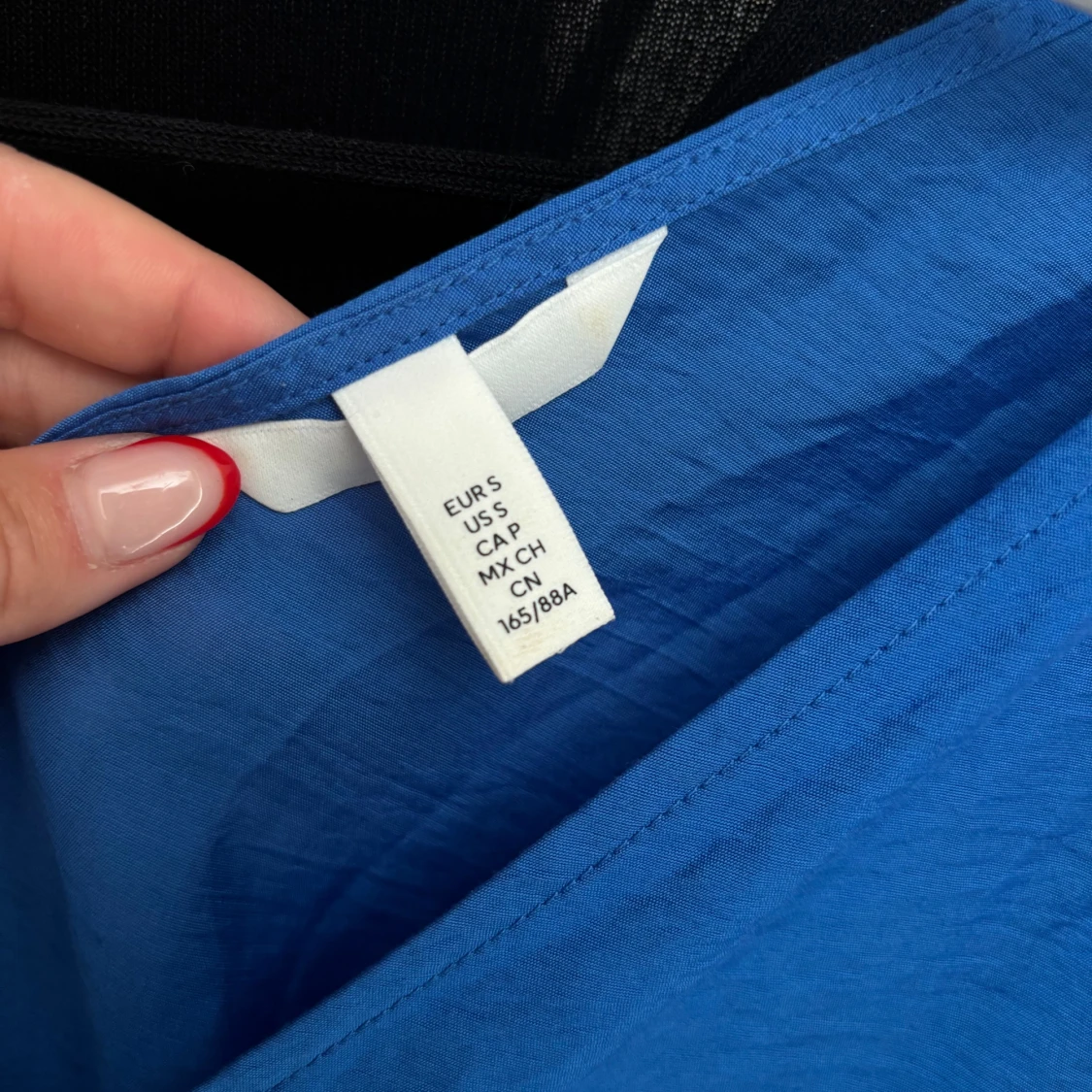 Blå omlottklänning med v-ringning - 2