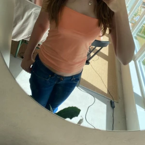 Rosa linne  - Säljer detta rosa linne eftersom att färgen inte är min stil/ den ser orange ut i kameran men den är mer rosa 