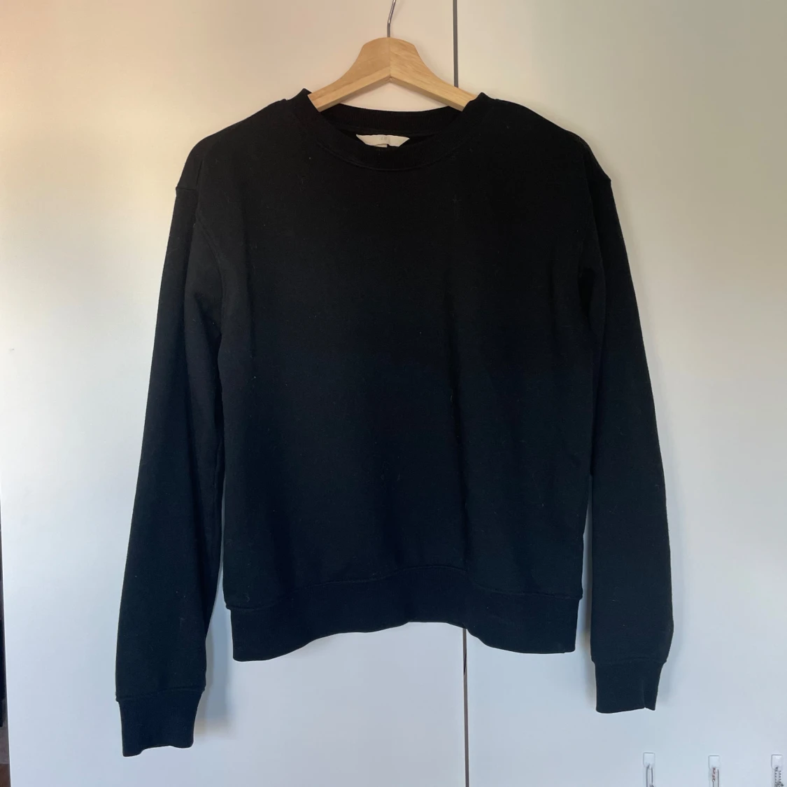 Svart sweatshirt