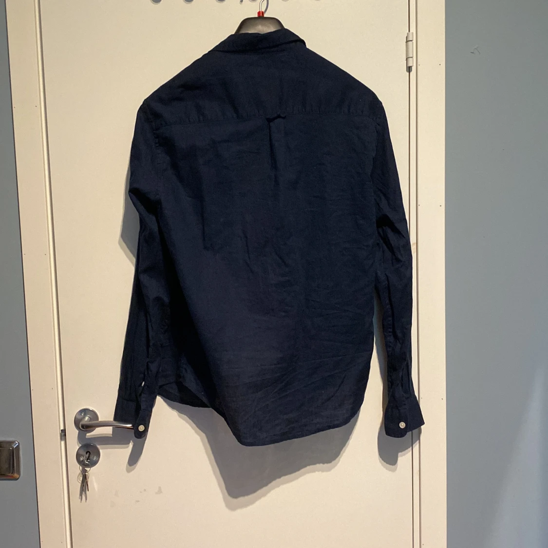 Mörkblå linneskjorta från Primark - 1