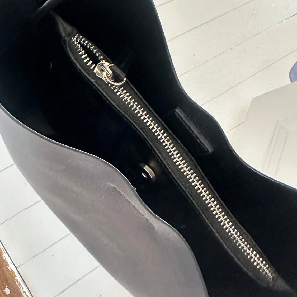 Svart handväska i skinn - 3