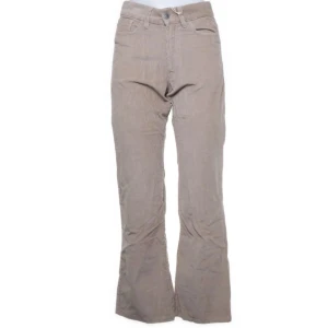Bootcut manchester byxor - Snygga manchester bootcut byxor från Peak Performance i en snygg brun/beige färg. Köpta från sellpy men aldrig använt då de var för små på mig. W29 L30, små i storleken 💞
