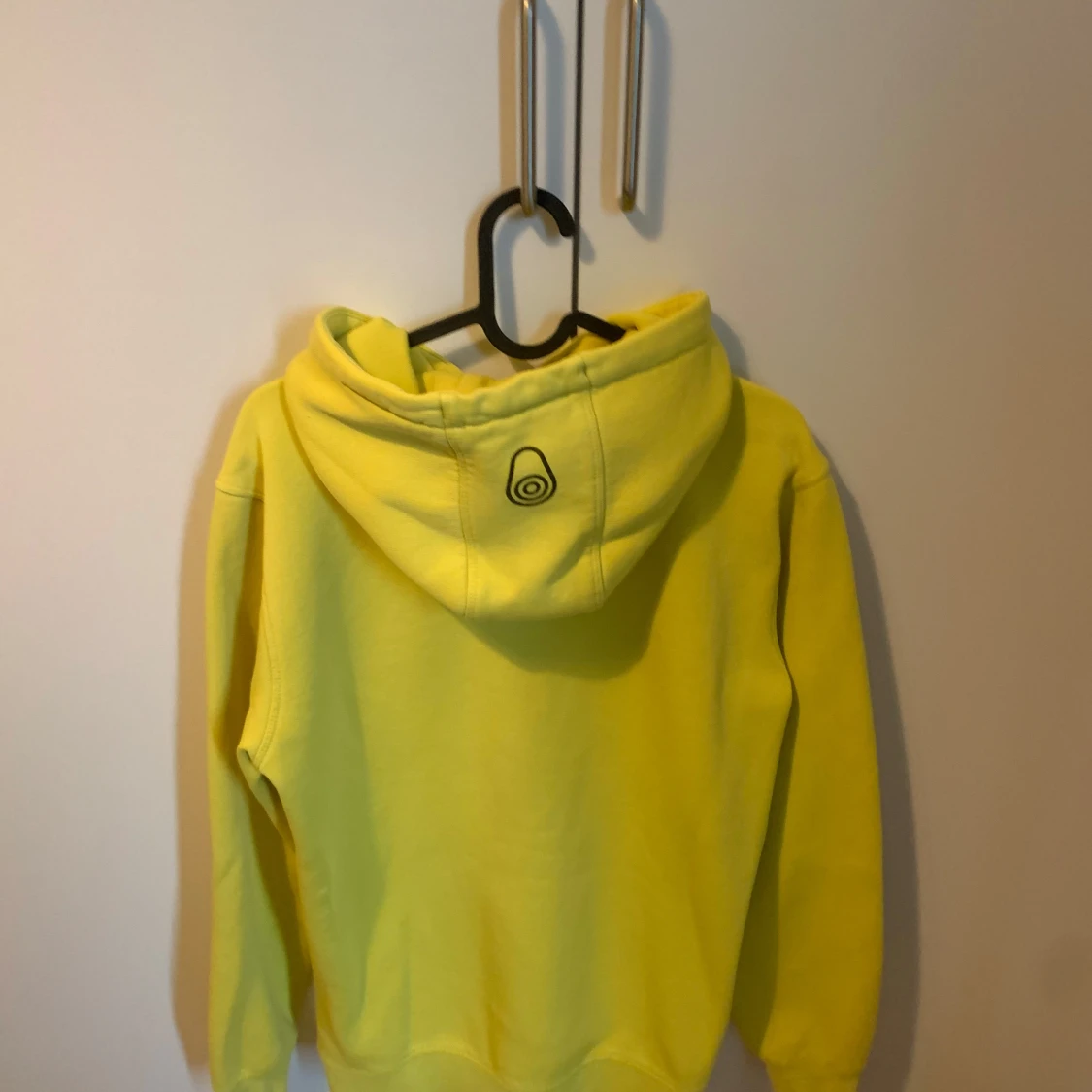 Gul hoodie från Sail Racing - 1