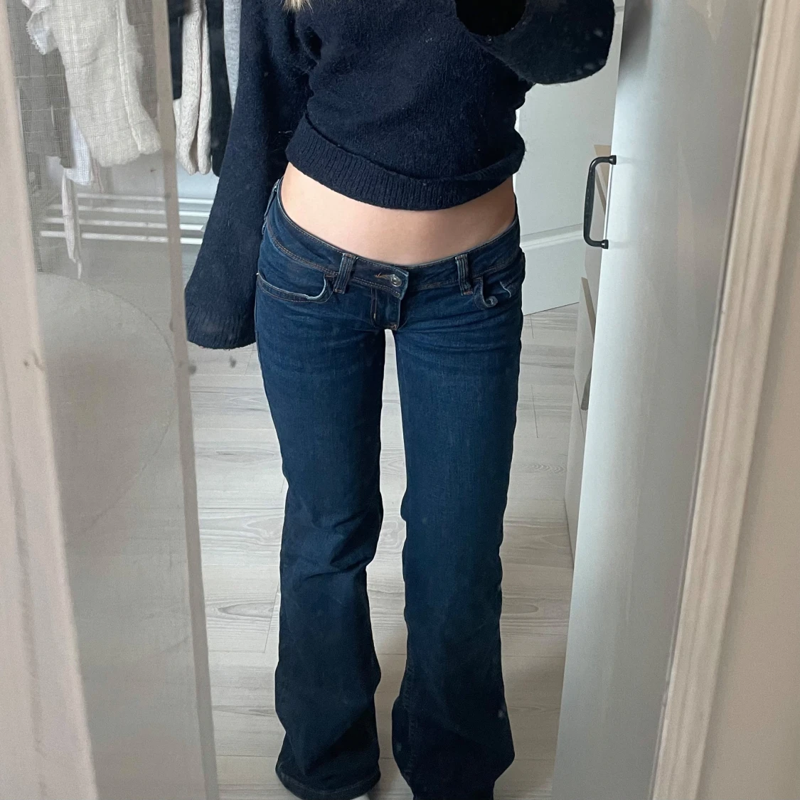 Mörkblå bootcut jeans