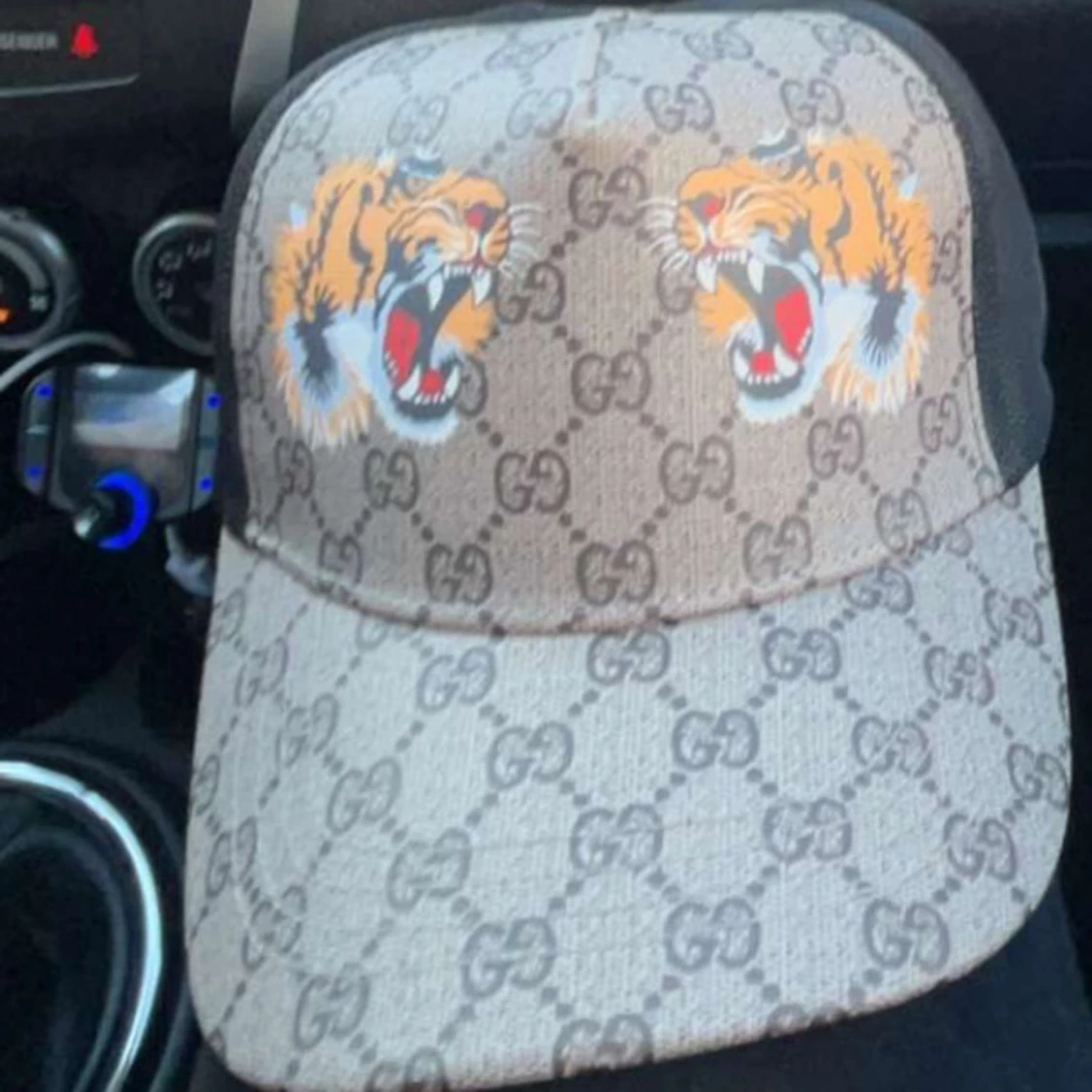 Gucci keps med tigertryck