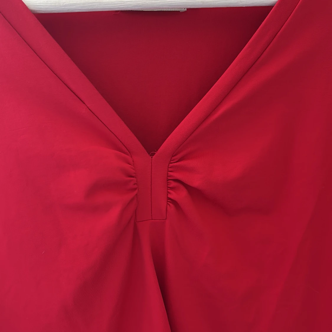 Röd långärmad topp från A feeling of Joy - 1