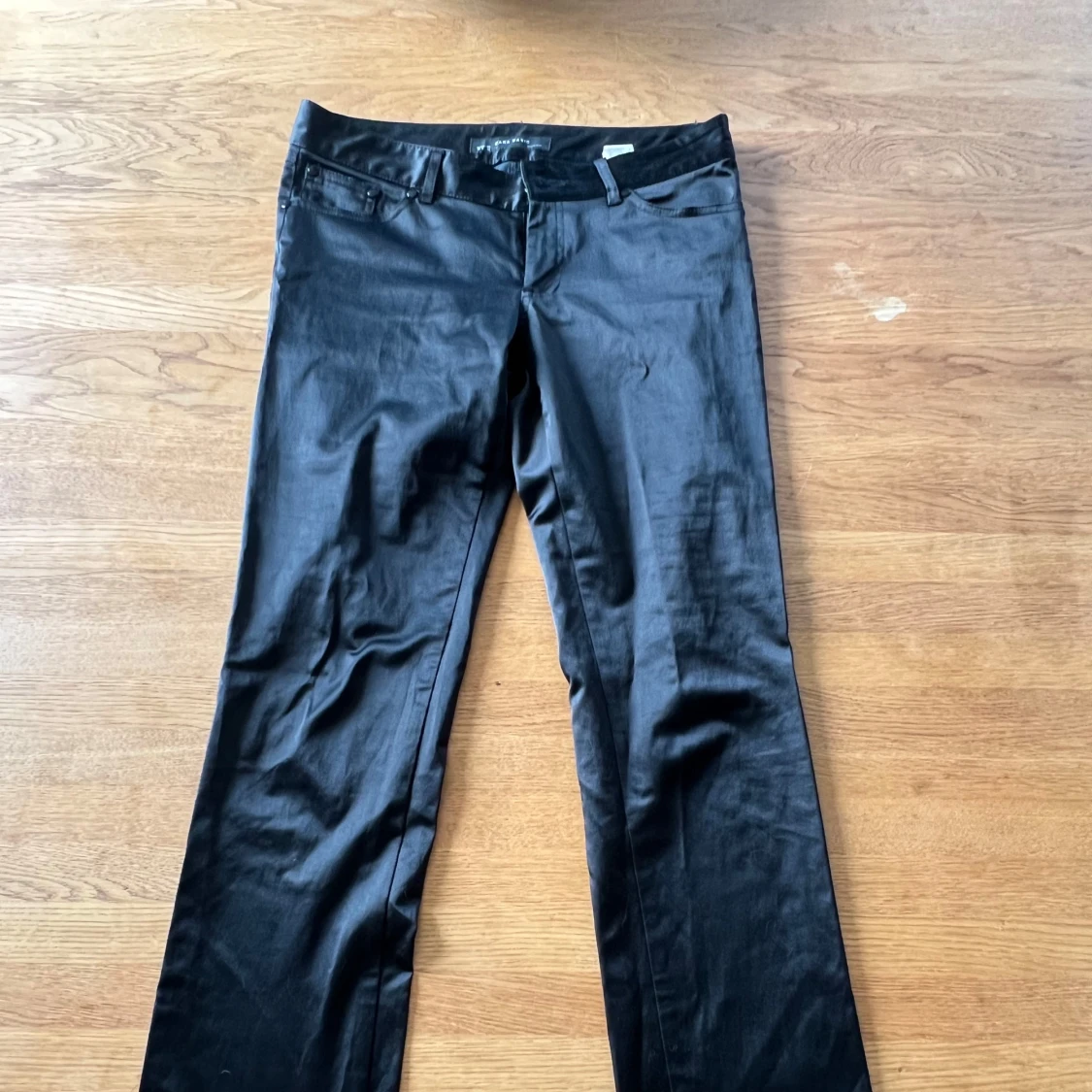 Svarta byxor med bootcut - 3