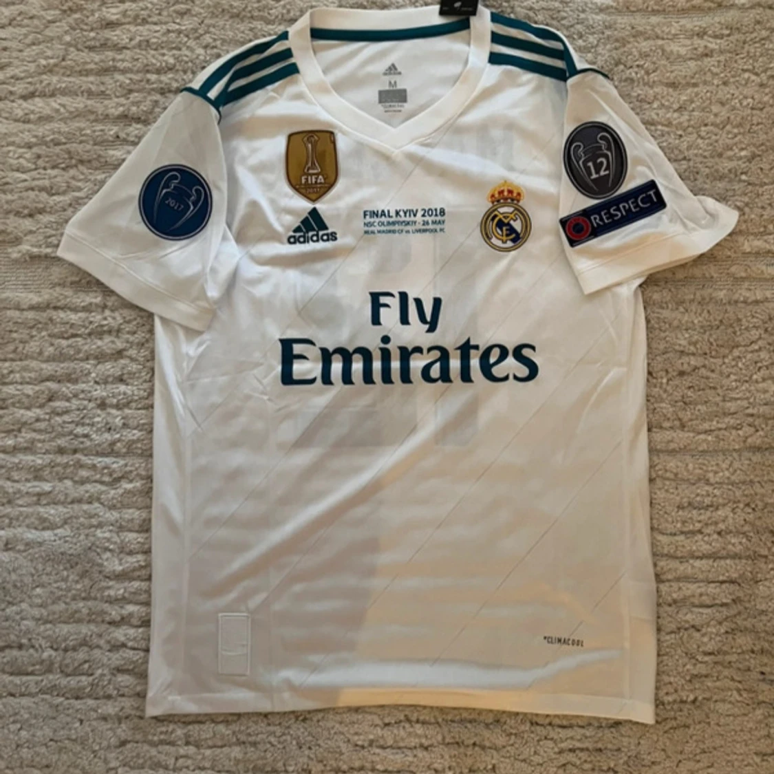 Vit Real Madrid fotbollströja Med Marcelo på backsidan 