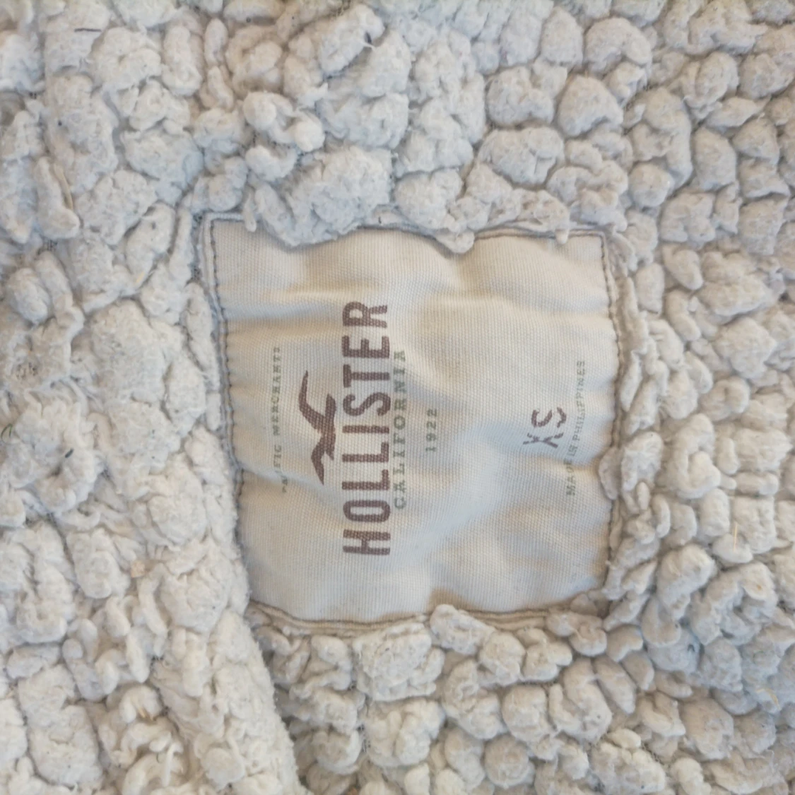 Svart hoodie från Hollister - 2