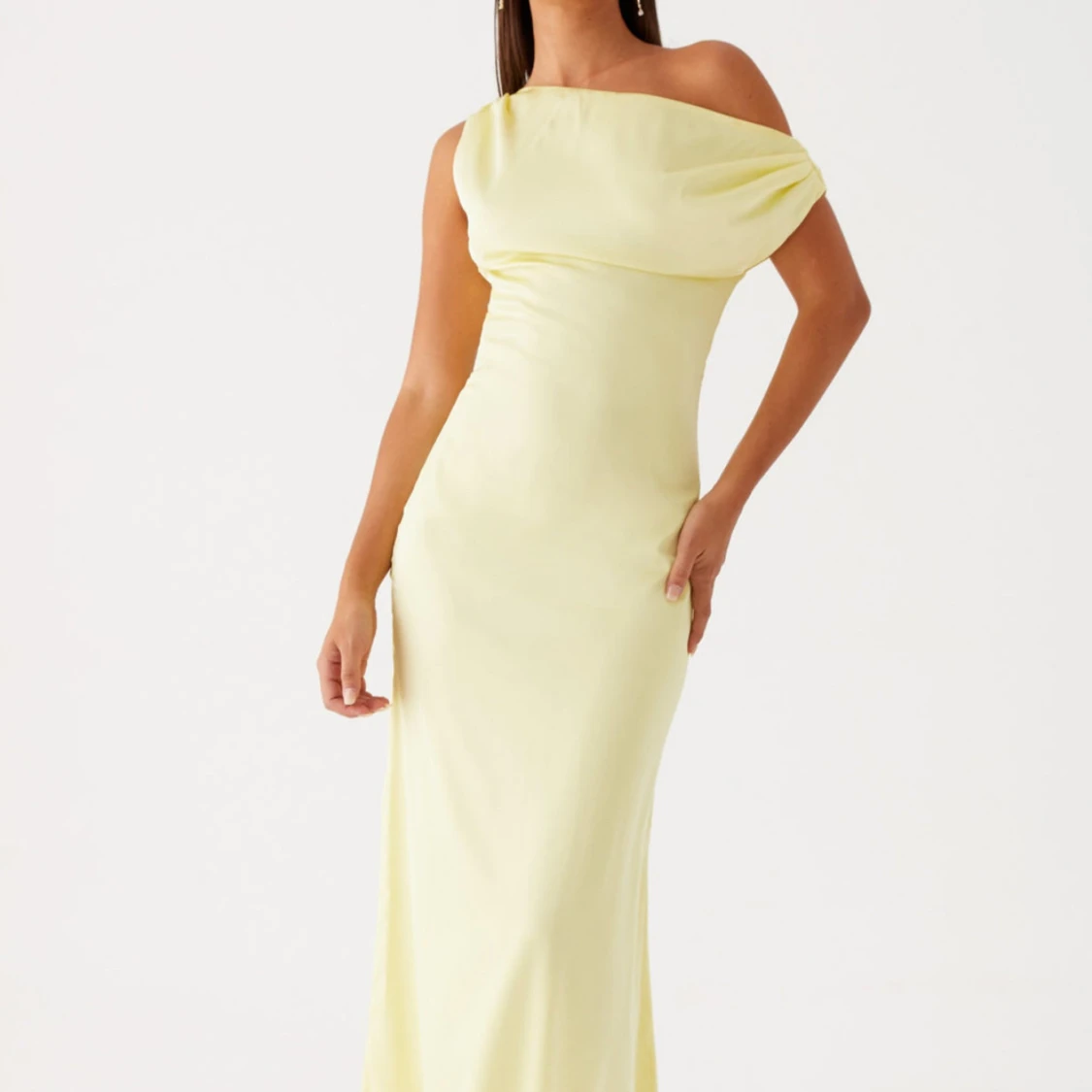 Gul maxiklänning från Peppermayo