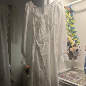 student klänning - studentklänning ej använd 