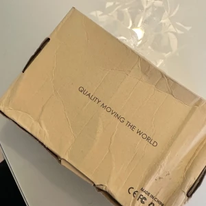 Elektrisk kloslip för husdjur - Säljer en elektrisk kloslip för husdjur med USB-laddning och avtagbart sliphuvud. Den har låg vibration och ljudnivå samt ergonomiskt handtag. Perfekt för trådlös användning och enkel att hantera. Ett års garanti ingår.