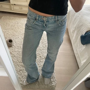 Lågmidjade bootcut jeans - Superfina lågmidjade bootcut jeans💙💙