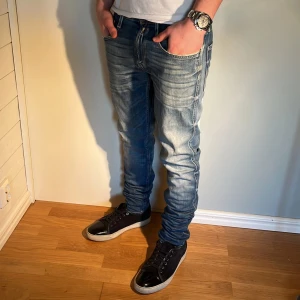 Replay anbass jeans - Replay Jeans | skick 9/10 | Storlek 31/34 | Pris - 499kr | Modellen är ca 177cm lång | Fraktar via PostNord eller Instabox på köparens bekostnad | Hör av dig vid minsta fråga eller fundering!!
