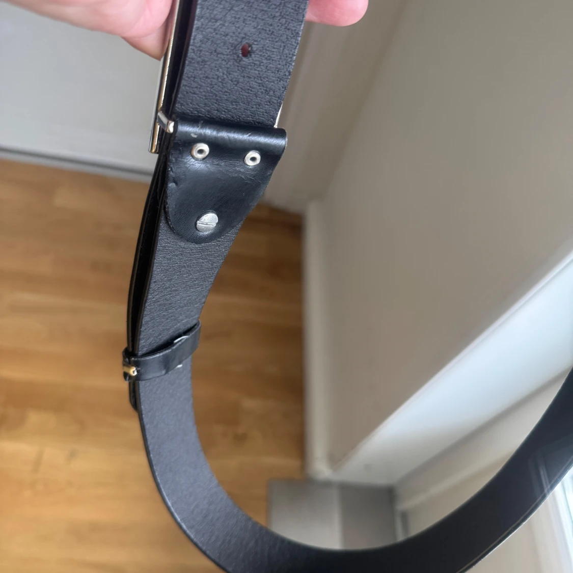 Svart bälte med glittrigt spänne - 3