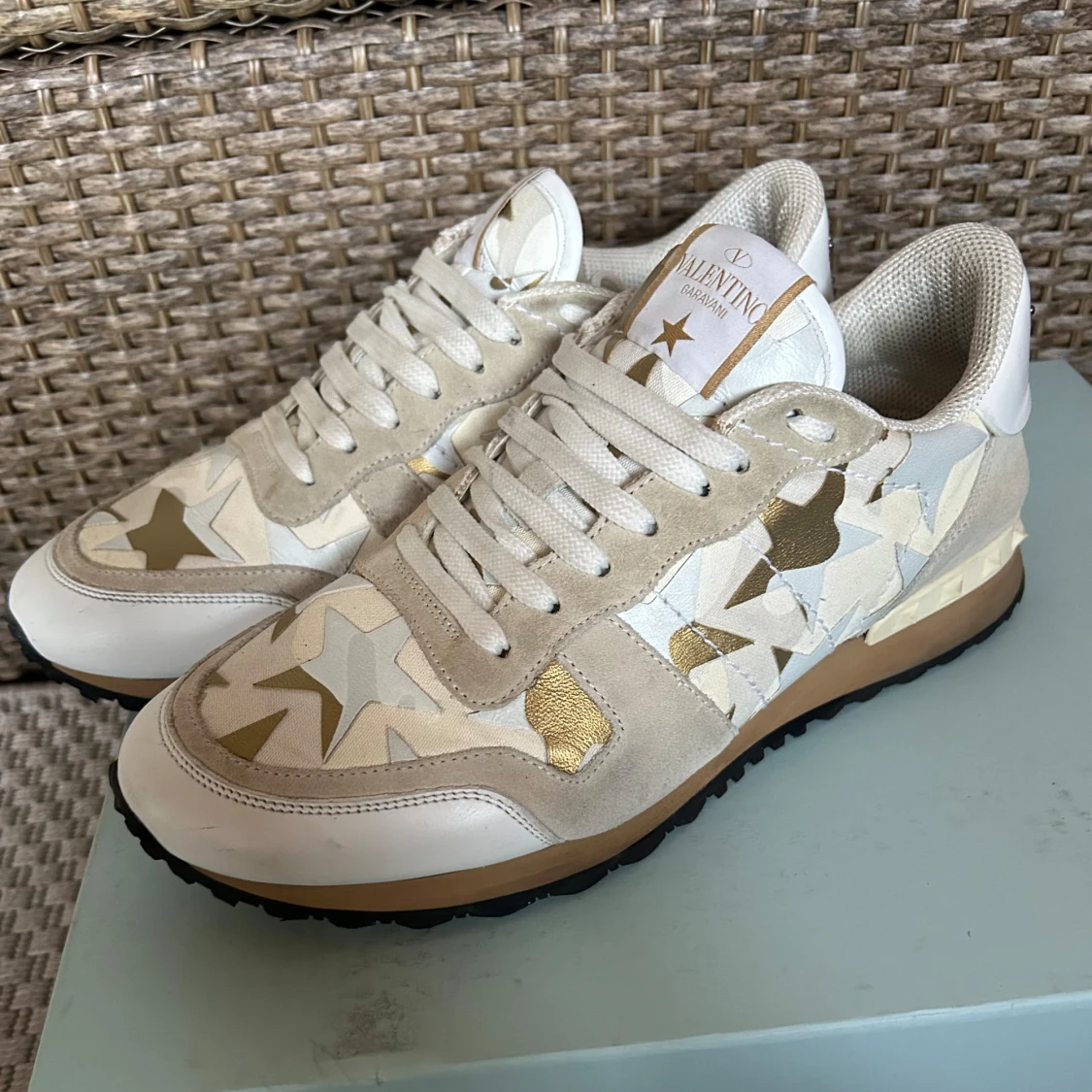 Valentino rockrunner skor vita