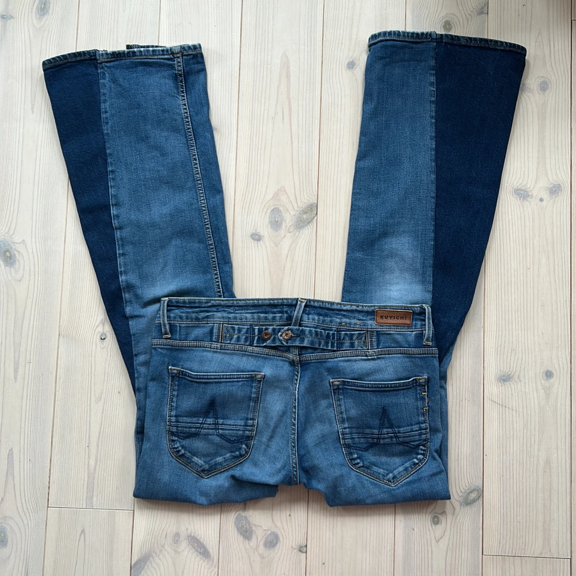 Blå bootcut jeans - 1