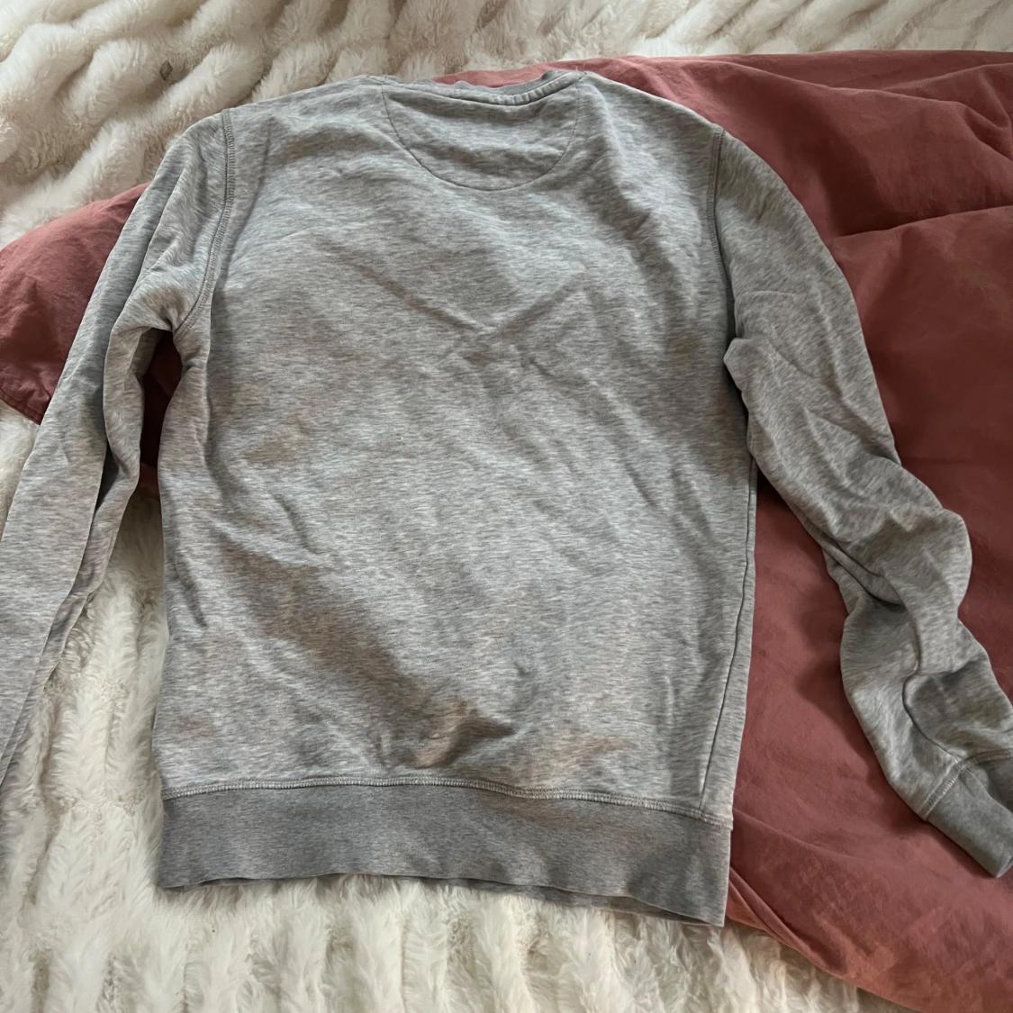 Grå sweatshirt från GANT - 1