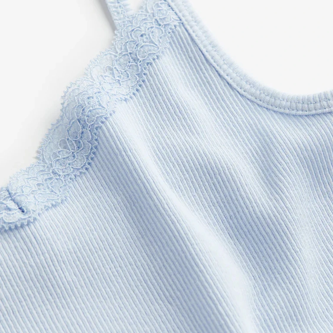 Ljusblå ribbad linnetopp med spets - 2