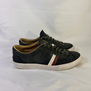 Moncler monaco sneakers - Mycket fint skick | Size 42  | fraktar spårbart inom 24 timmar med PostNord eller instabox