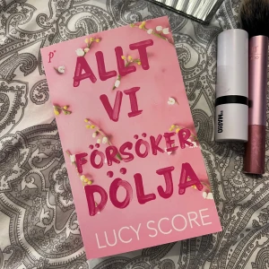 Bok - Allt vi försöker dölja, aldrig läst. Helt ny.
