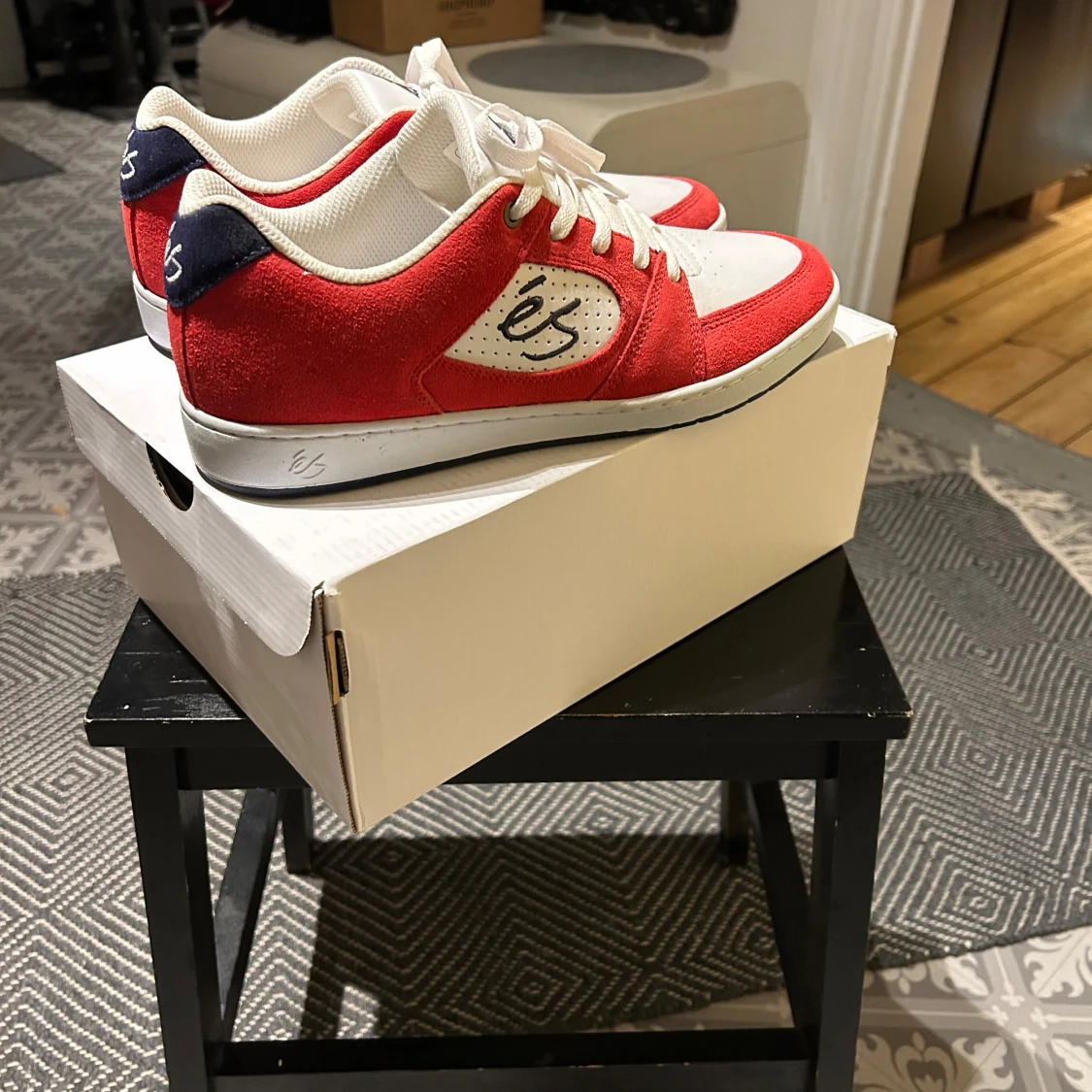 Etnies Scout x TTFF sneakers i rött och vitt i strl 42 - 2