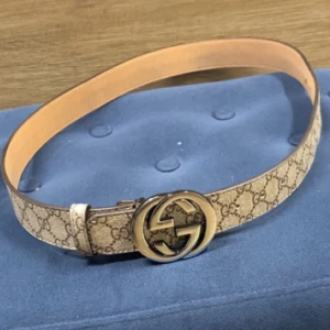 Gucci bälte  - Ett bälte använt fåtal gånger, bra skick