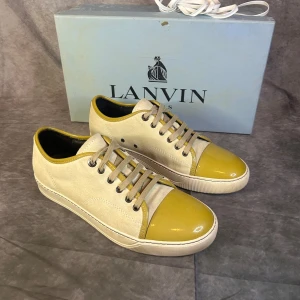 Lanvin toecap sneaker - Mycket fint skick | Size Uk7 passar 41/42 | box och snören medföljer | Följare får 100 kr rabbat | fraktar spårbart inom 24 timmar med PostNord eller instabox |