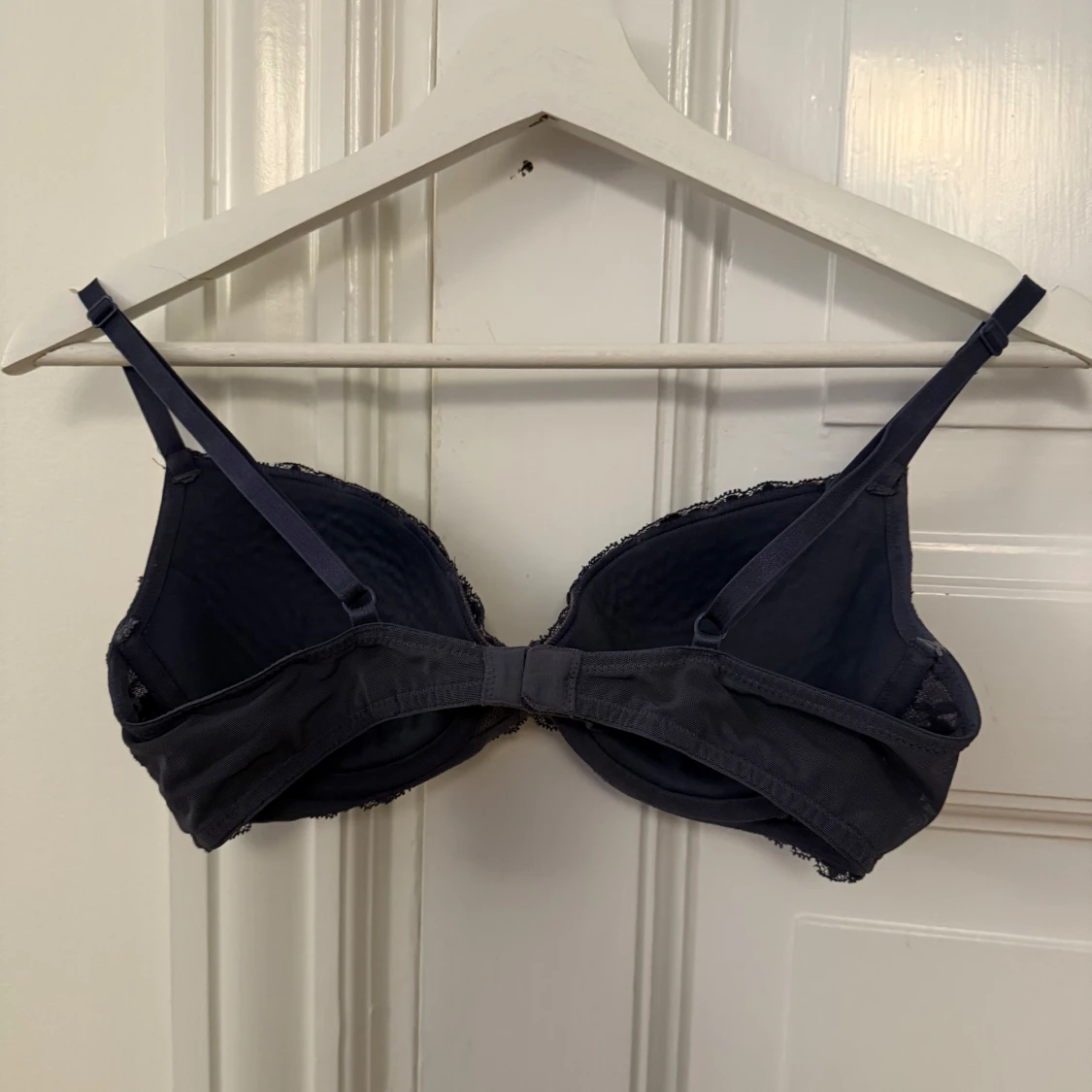 Mörkblå/grå spets-bh från H&M - 1