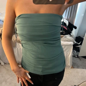 Topp Zara  - Aldrig använd från Zara går inte att köpa längre 