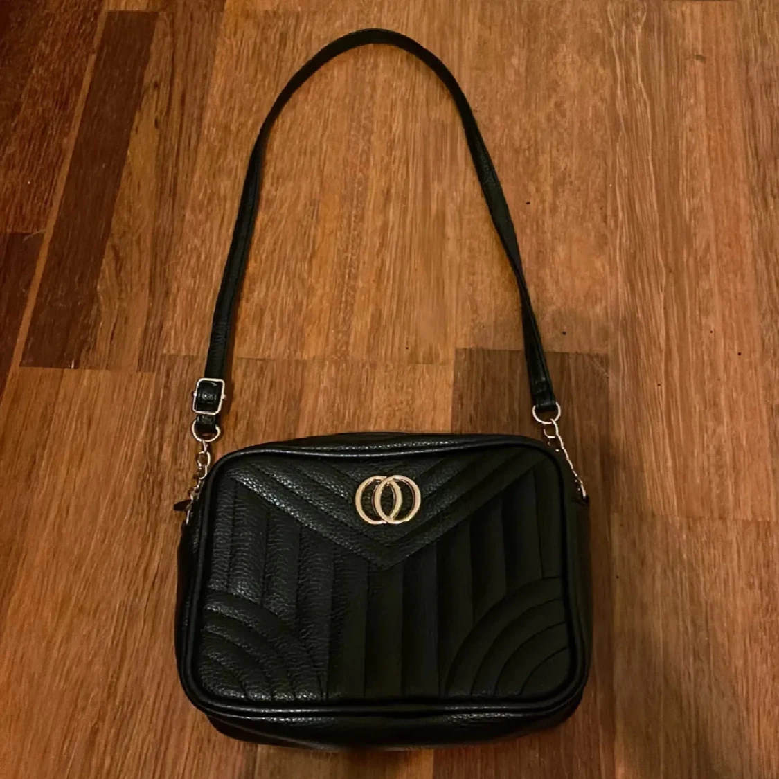 Svart axelväska från Primark - 4