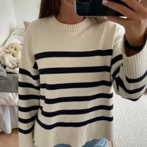 Tröja - Slutsåld randig stickad tröja från Zara i storlek S! Jättefin, passar perfekt till hösten
