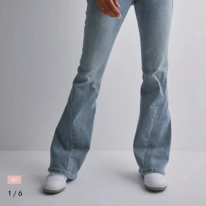 True religion  - Storlek 29, nypris 1299. Pris kan diskuteras!!