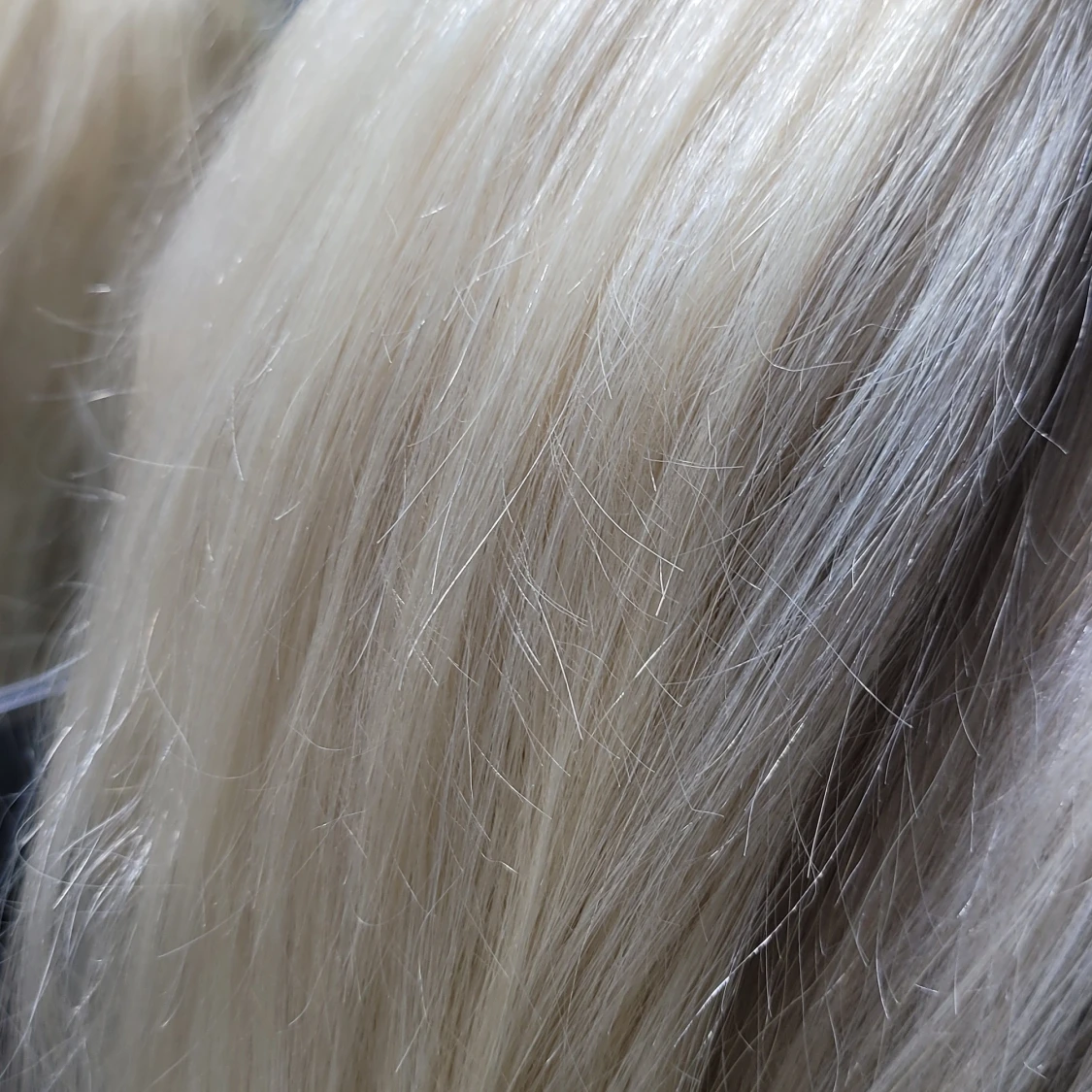 Peruk av äkta hår  - 1