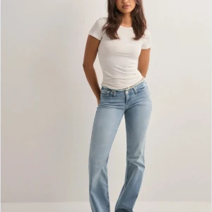 Ljusblå bootcut jeans Nelly - Ljusblå jeans från Nelly, helt oanvända. 